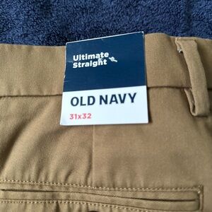 Old Navy Men's Chinos in Khaki Tan